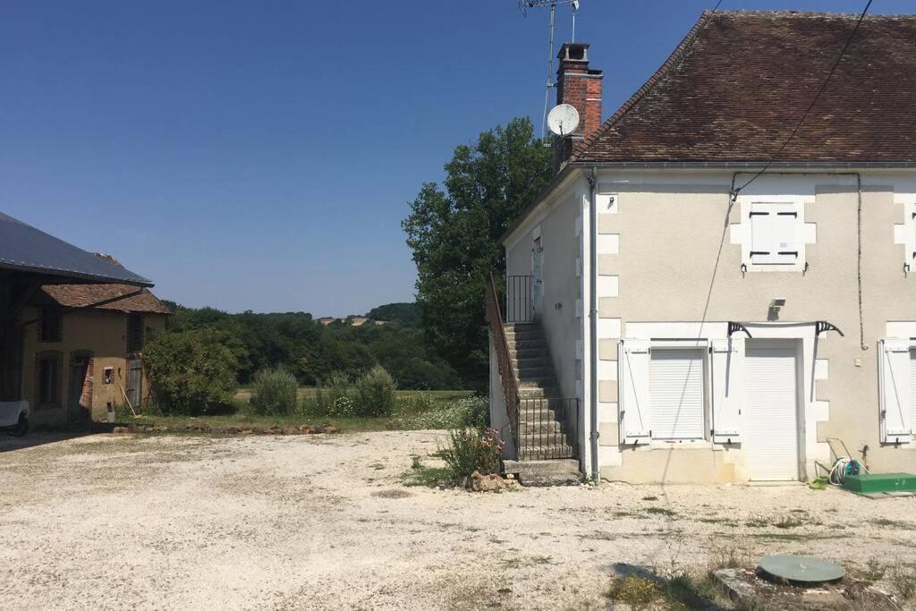 Logement Independant Le Poulailler Proche Guedelon トレニー エクステリア 写真